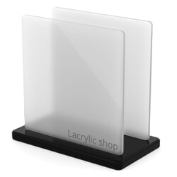 Découpe fine de lettrages sur plexiglass noir, blanc, opaque ou